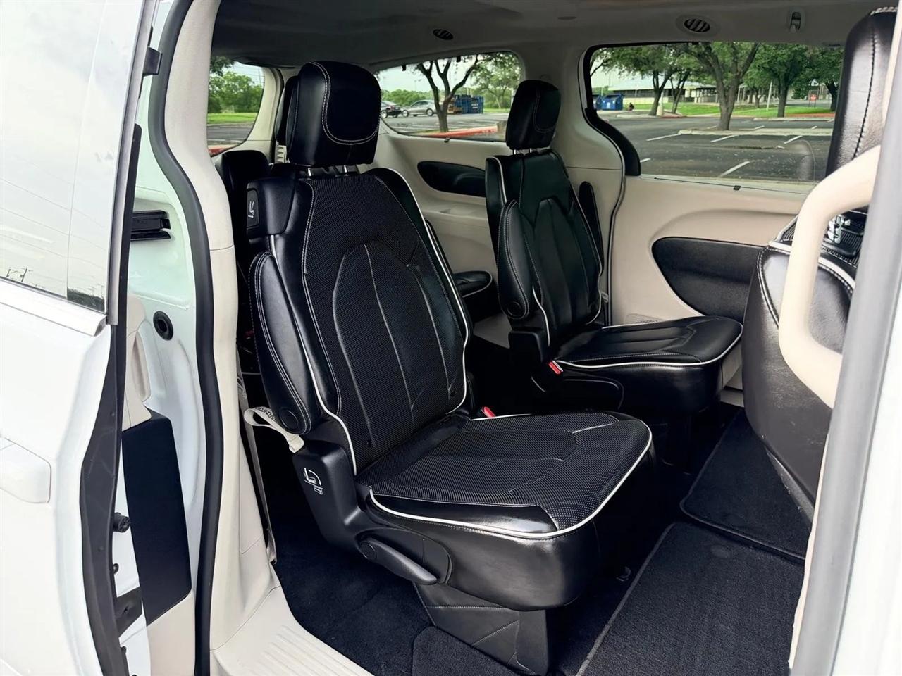 Chrysler Pacifica  2023