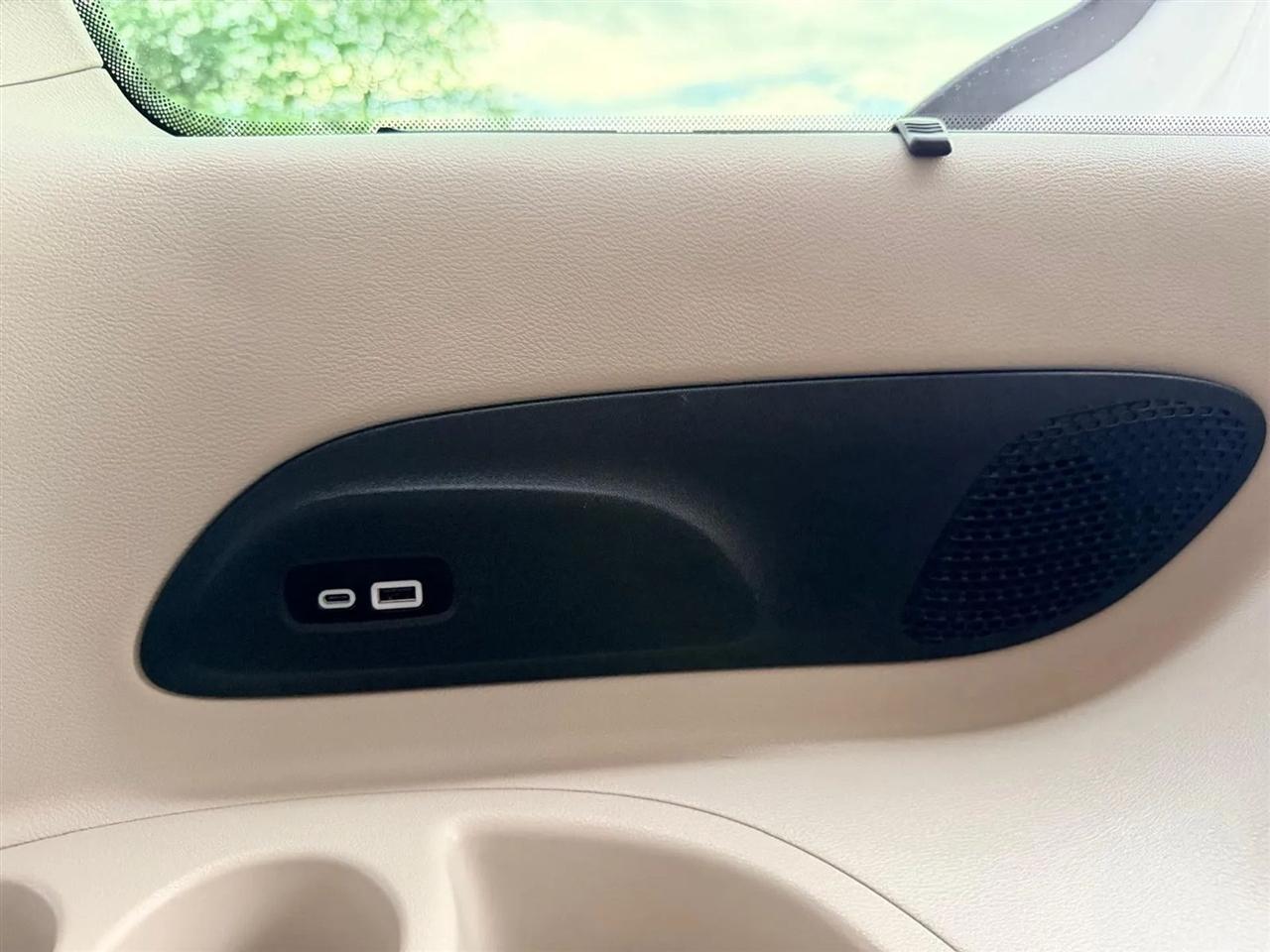 Chrysler Pacifica  2023