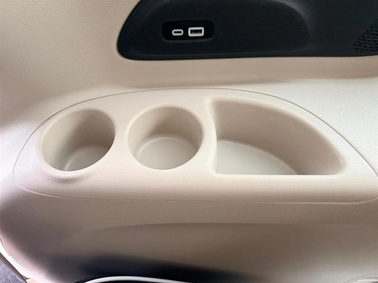 Chrysler Pacifica  2023