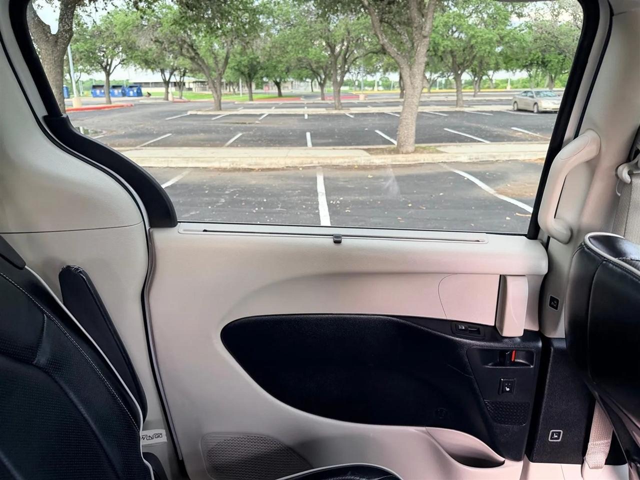 Chrysler Pacifica  2023