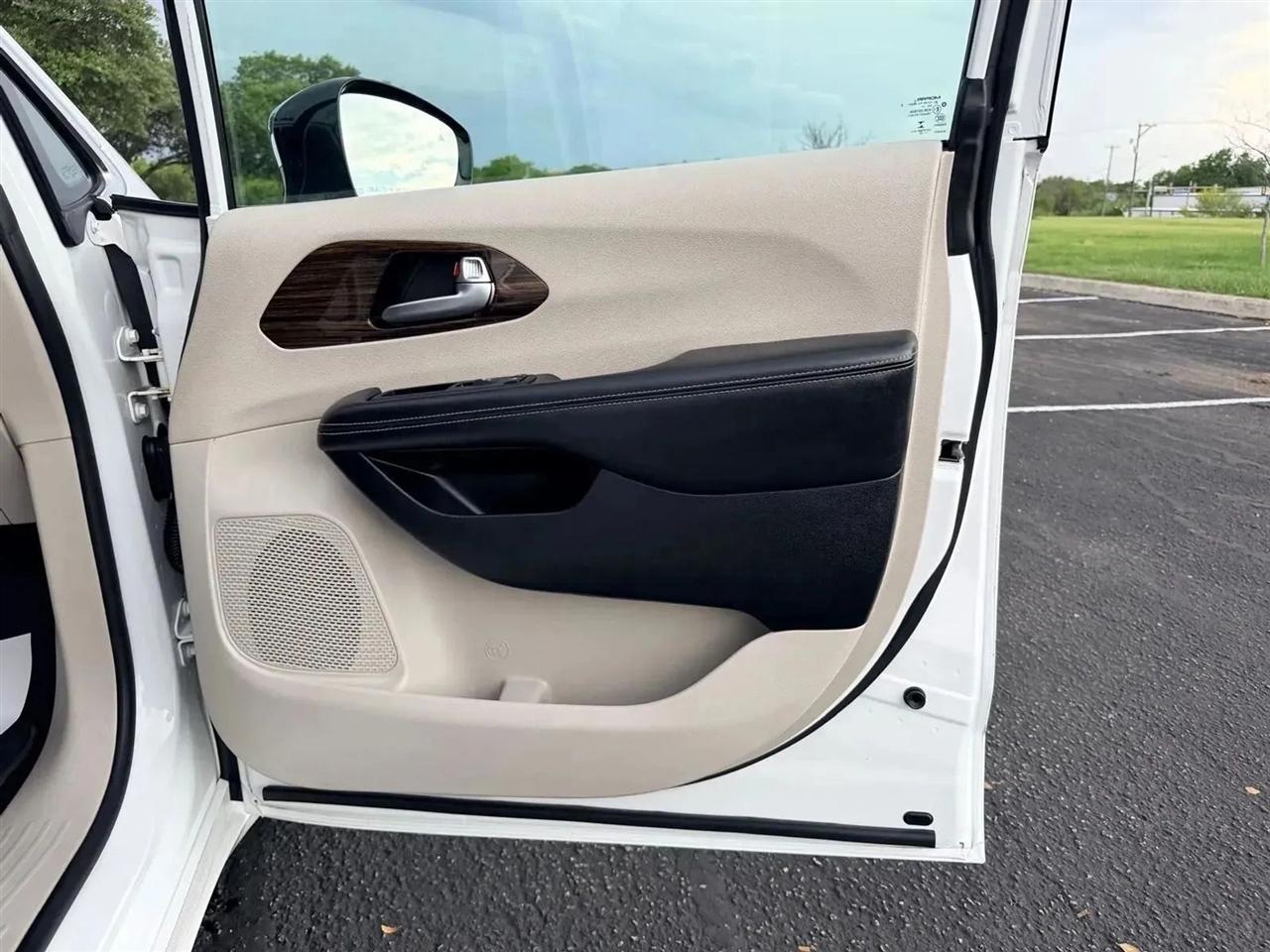 Chrysler Pacifica  2023