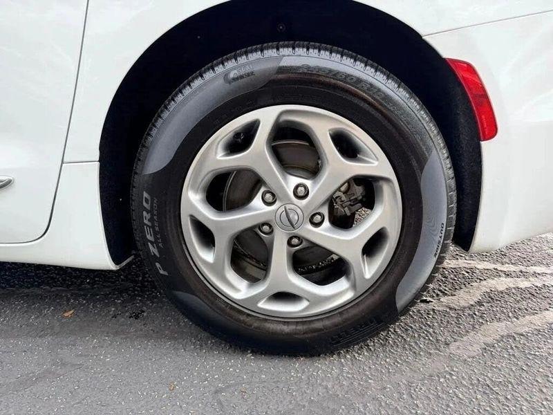 Chrysler Pacifica  2023
