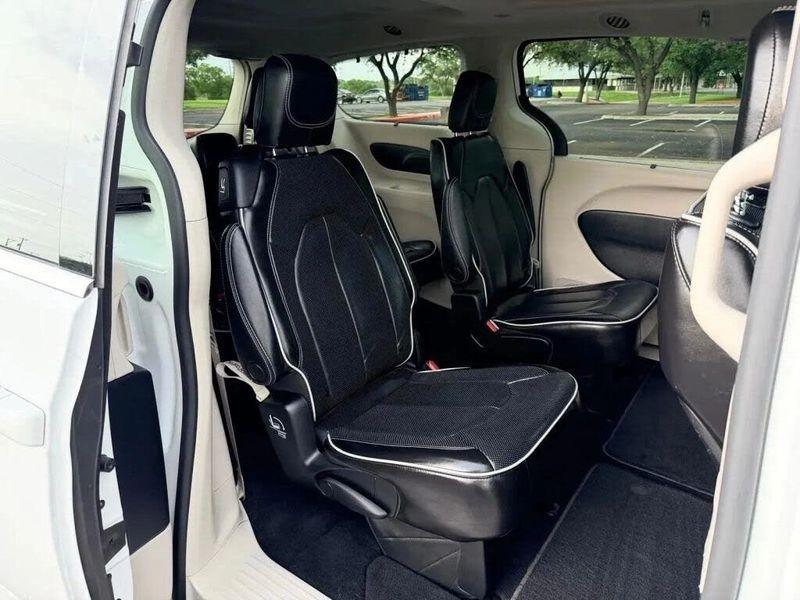Chrysler Pacifica  2023