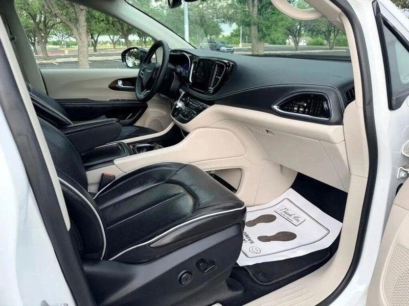 Chrysler Pacifica  2023