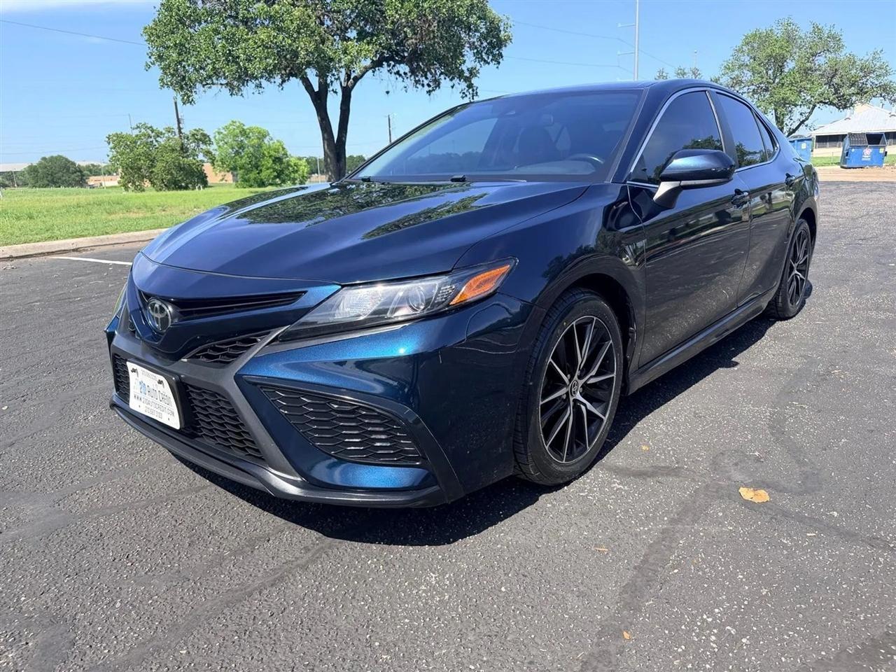 Toyota Camry  2021
