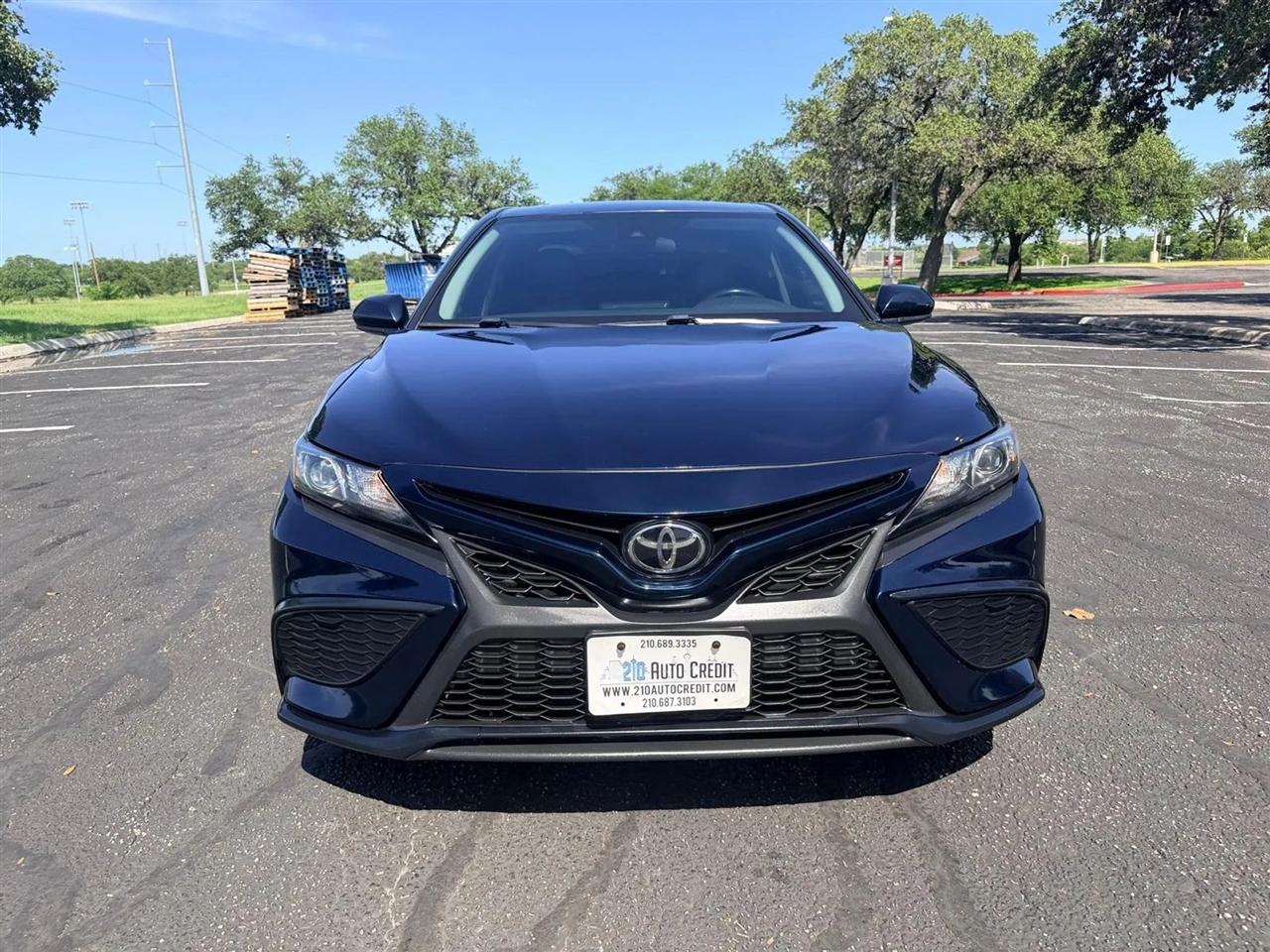 Toyota Camry  2021