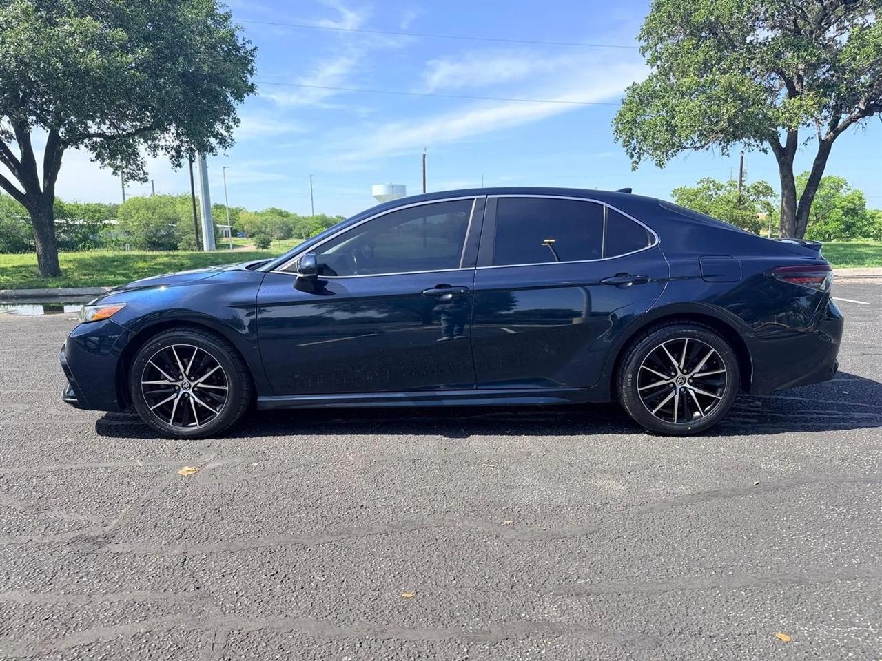 Toyota Camry  2021