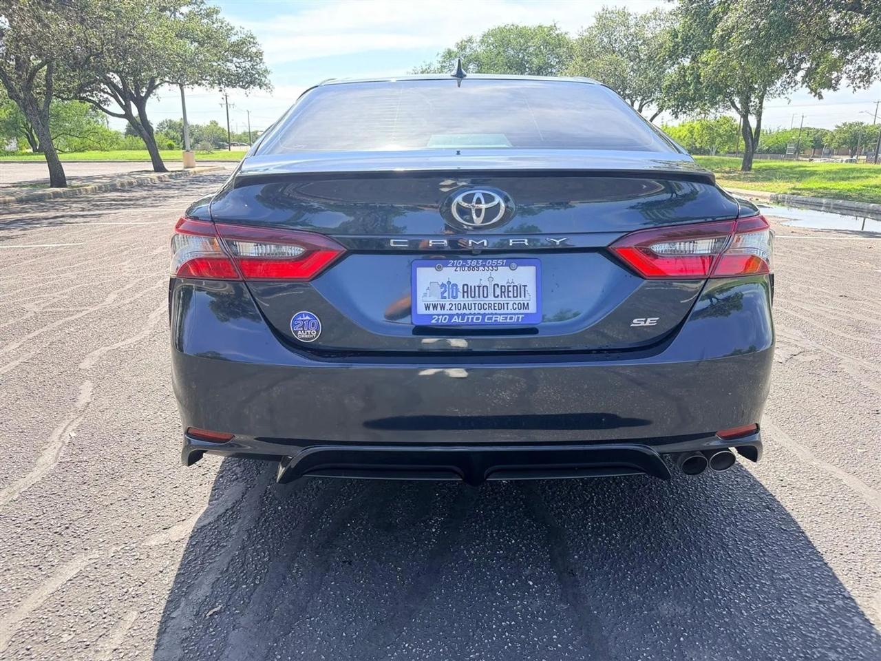 Toyota Camry  2021