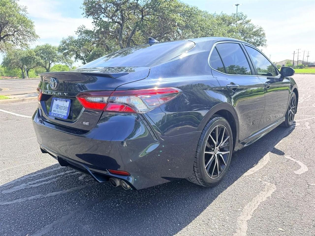 Toyota Camry  2021