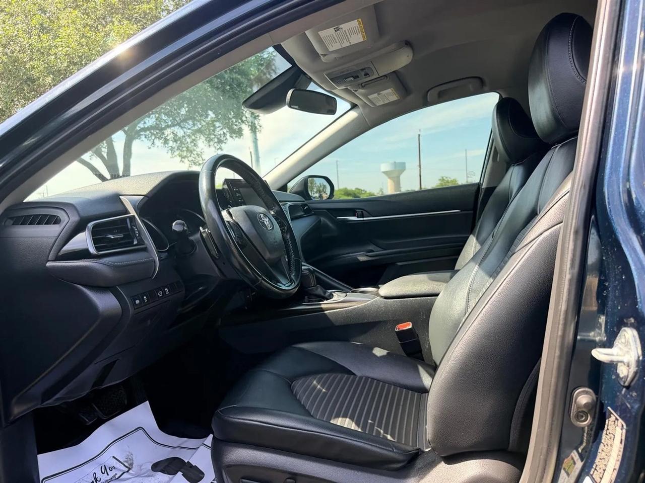 Toyota Camry  2021