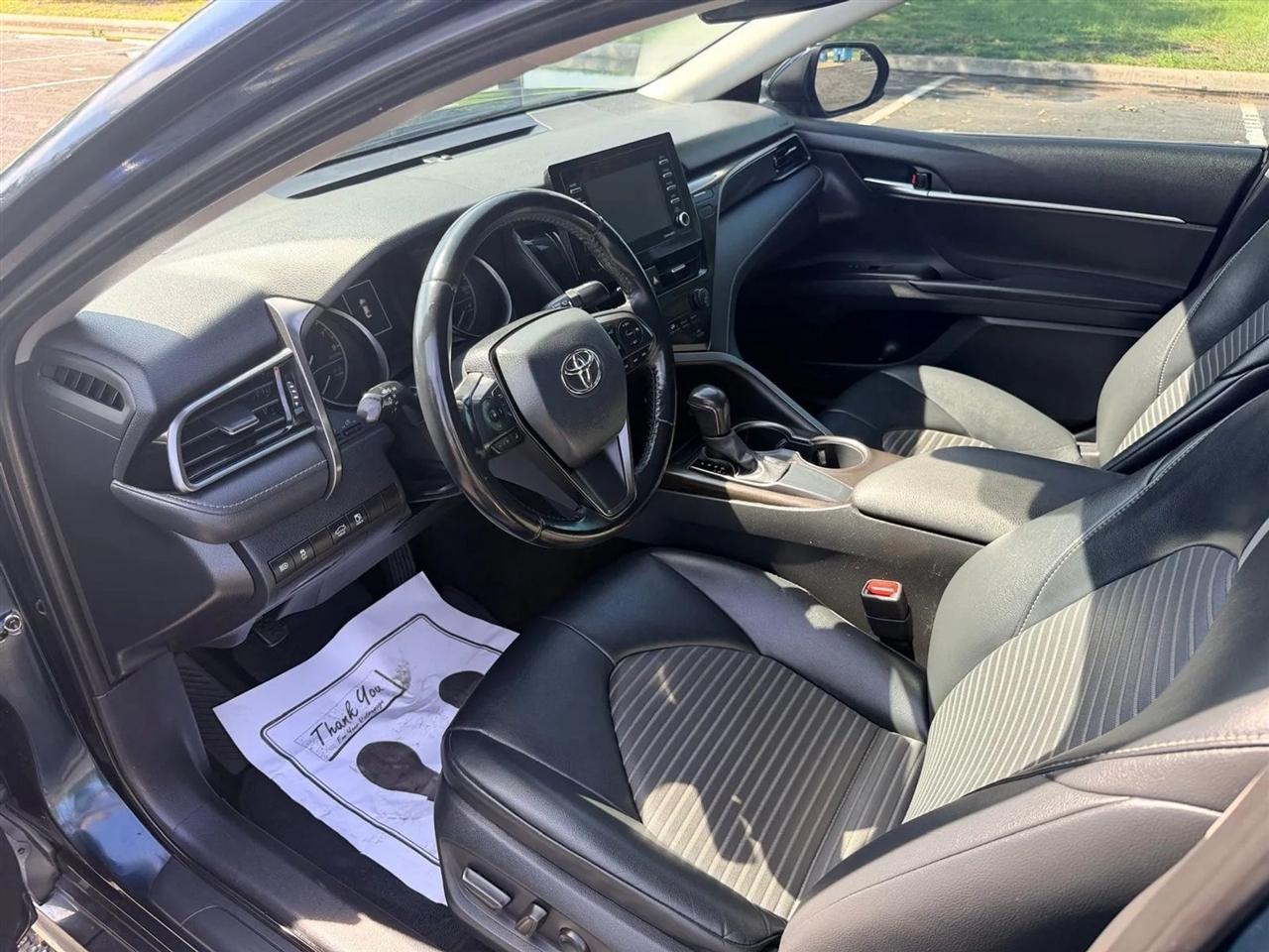 Toyota Camry  2021