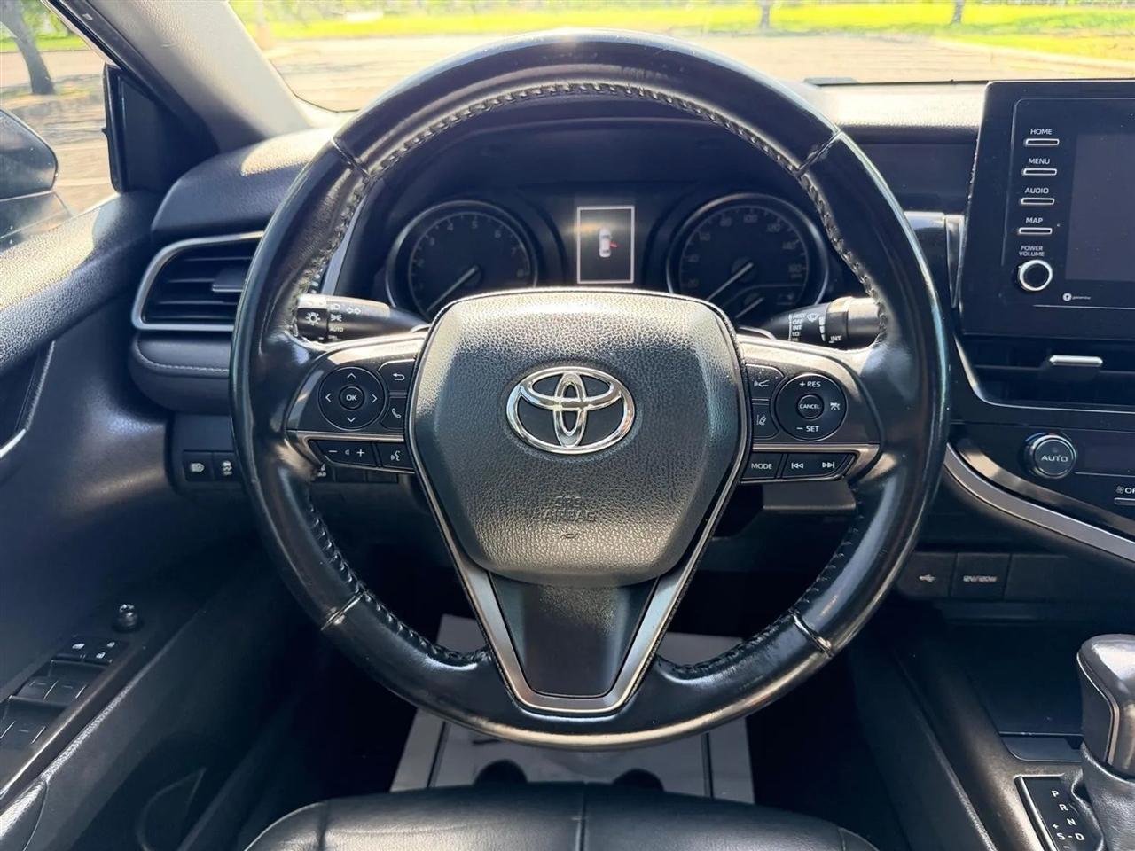 Toyota Camry  2021