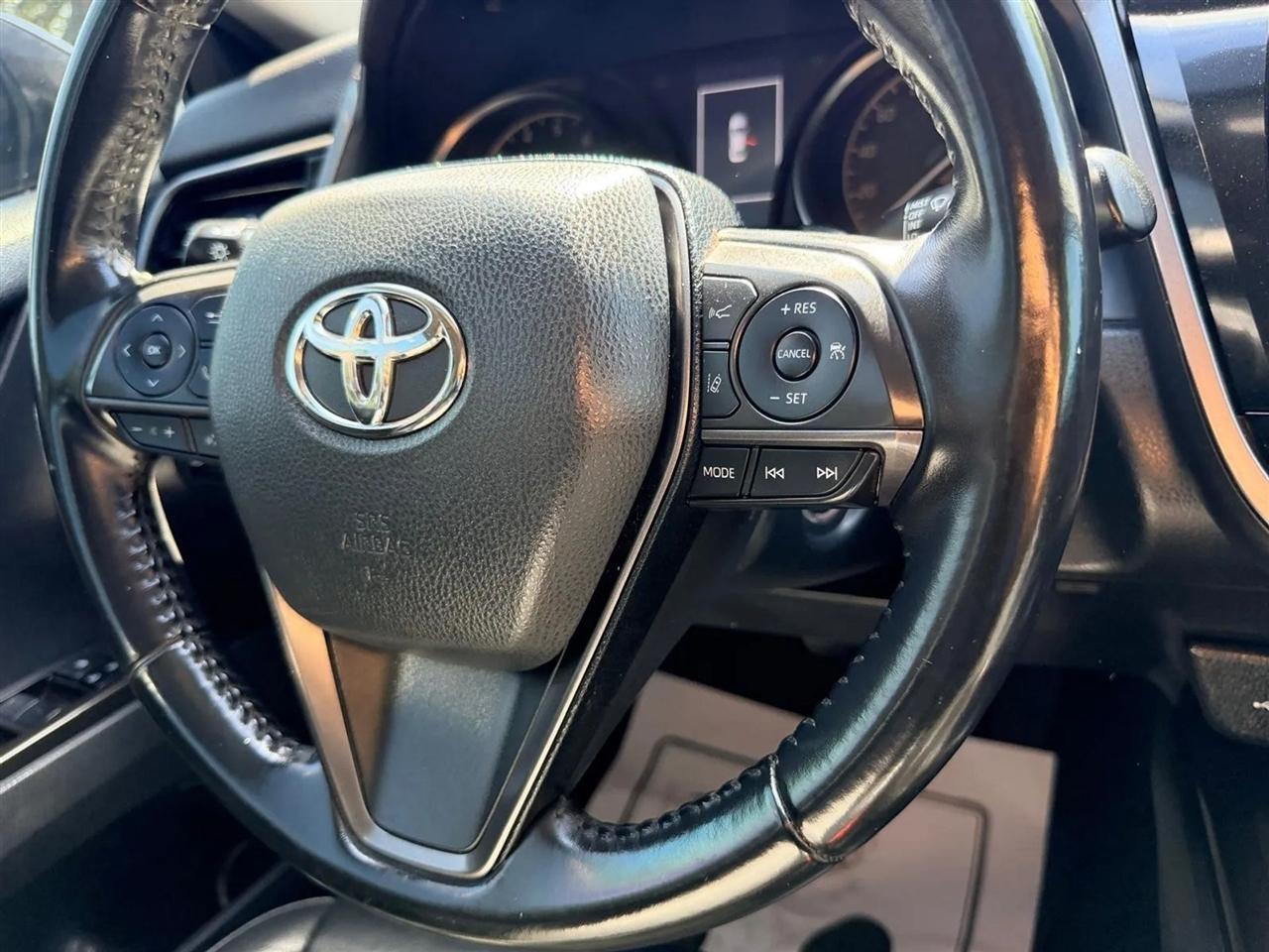 Toyota Camry  2021