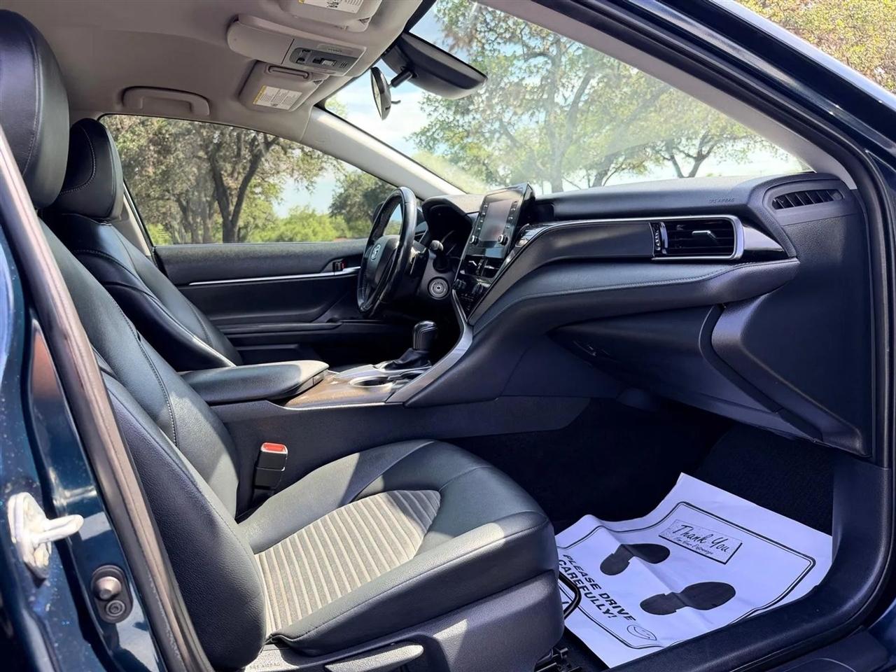 Toyota Camry  2021