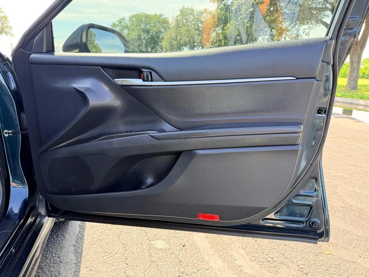 Toyota Camry  2021