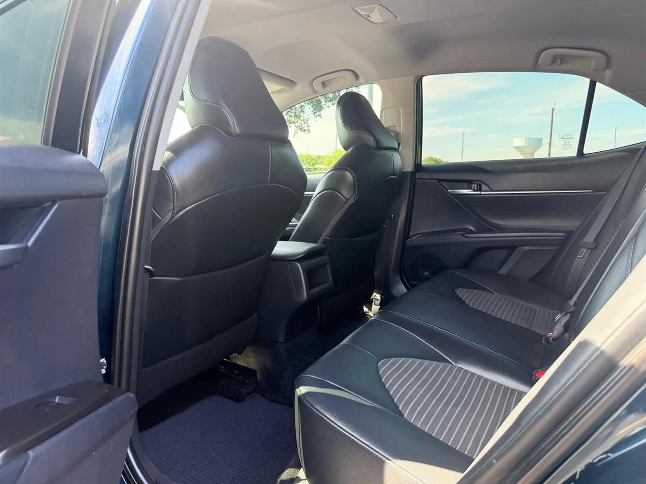 Toyota Camry  2021