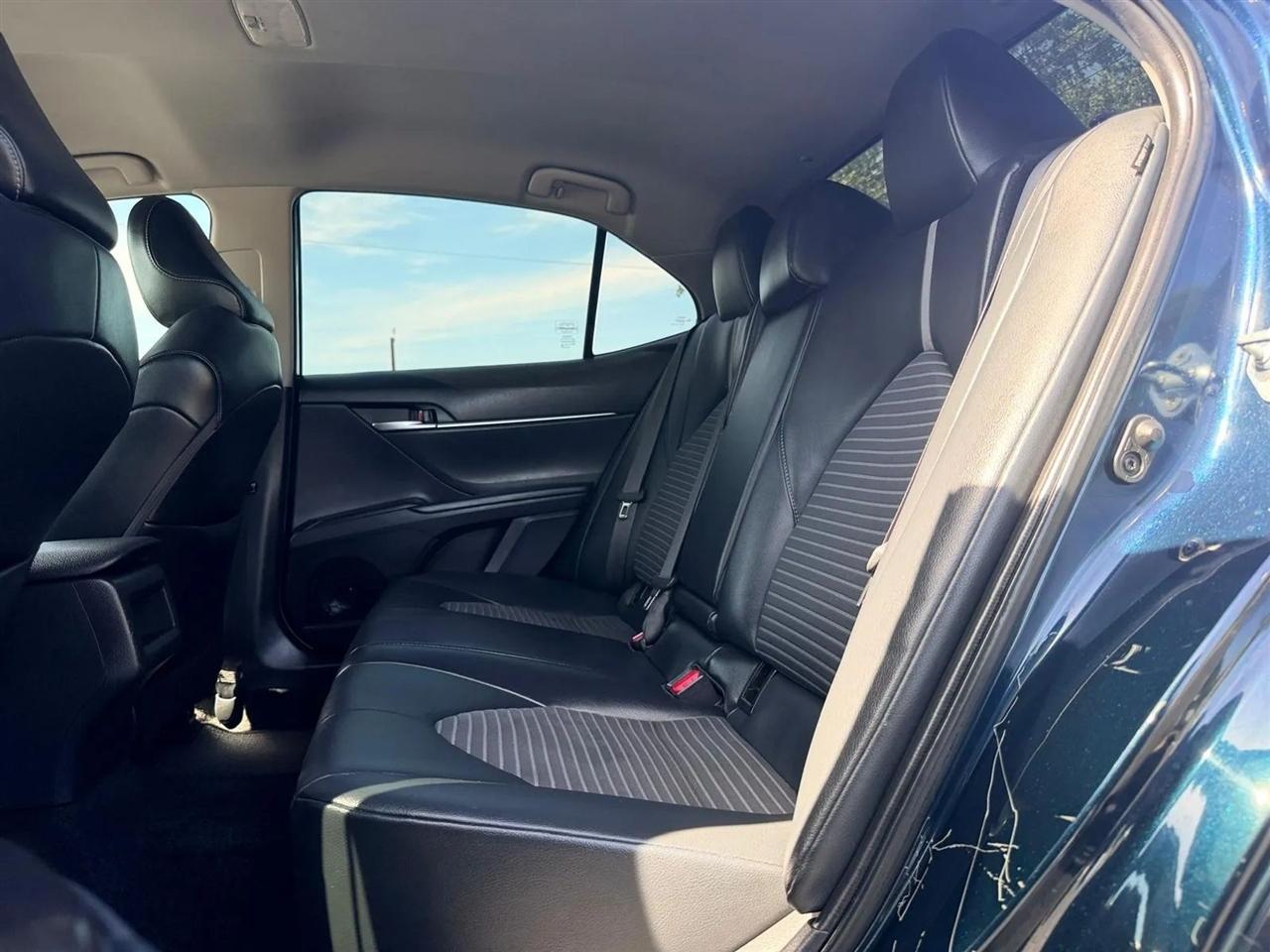 Toyota Camry  2021