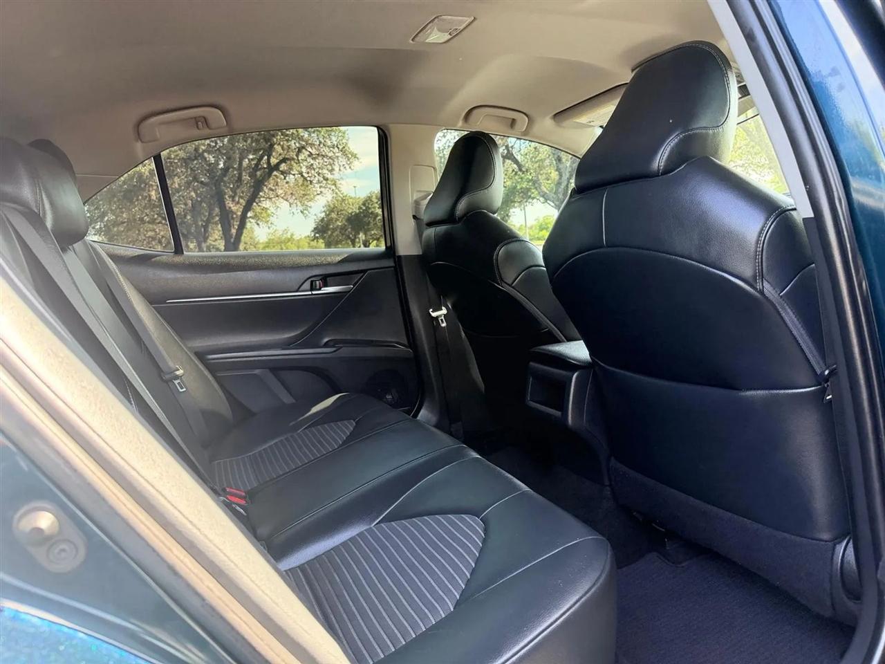 Toyota Camry  2021