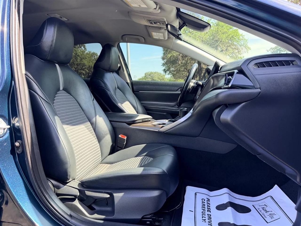 Toyota Camry  2021