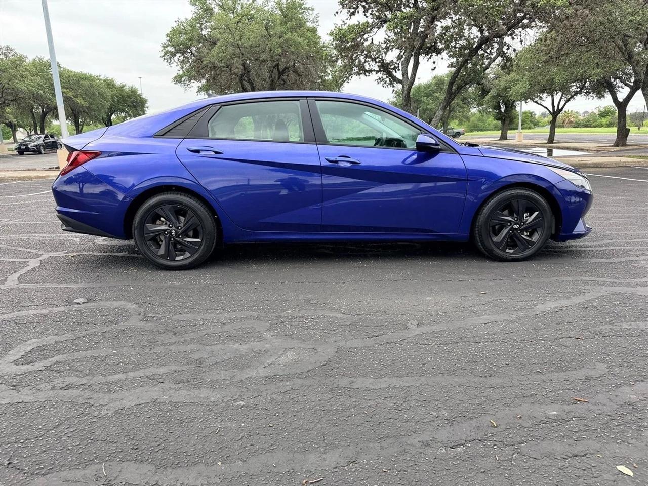 Hyundai Elantra  2023