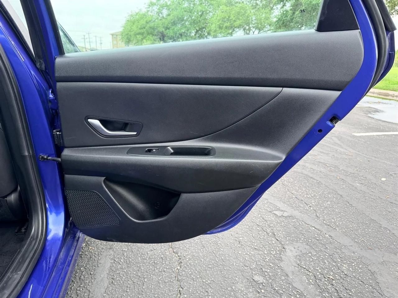 Hyundai Elantra  2023