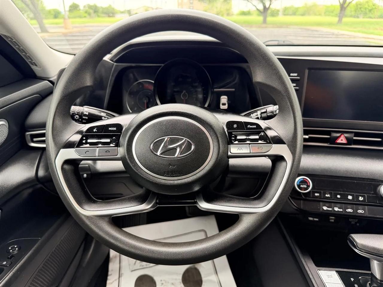 Hyundai Elantra  2023