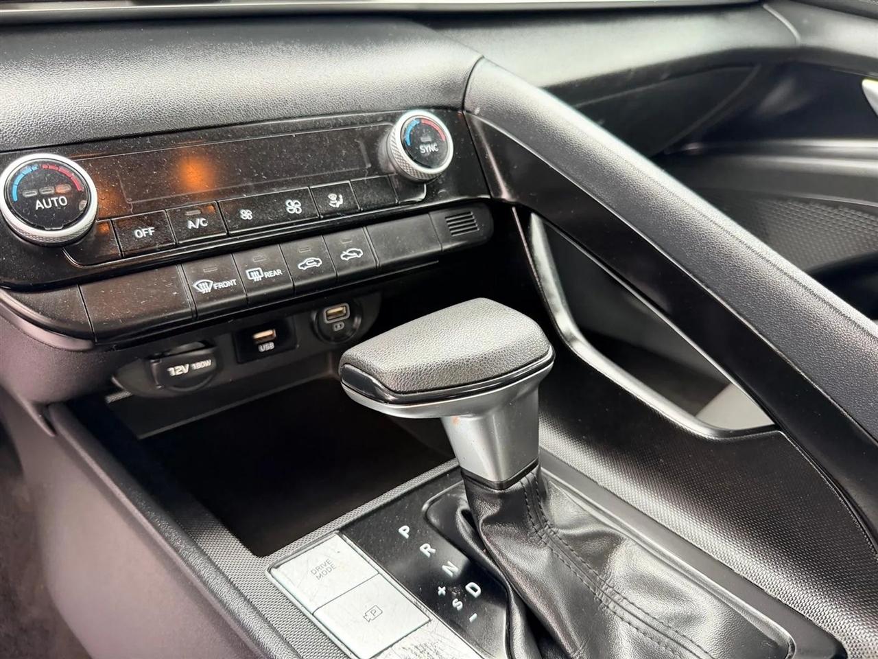 Hyundai Elantra  2023