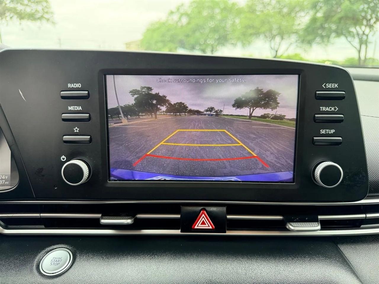 Hyundai Elantra  2023