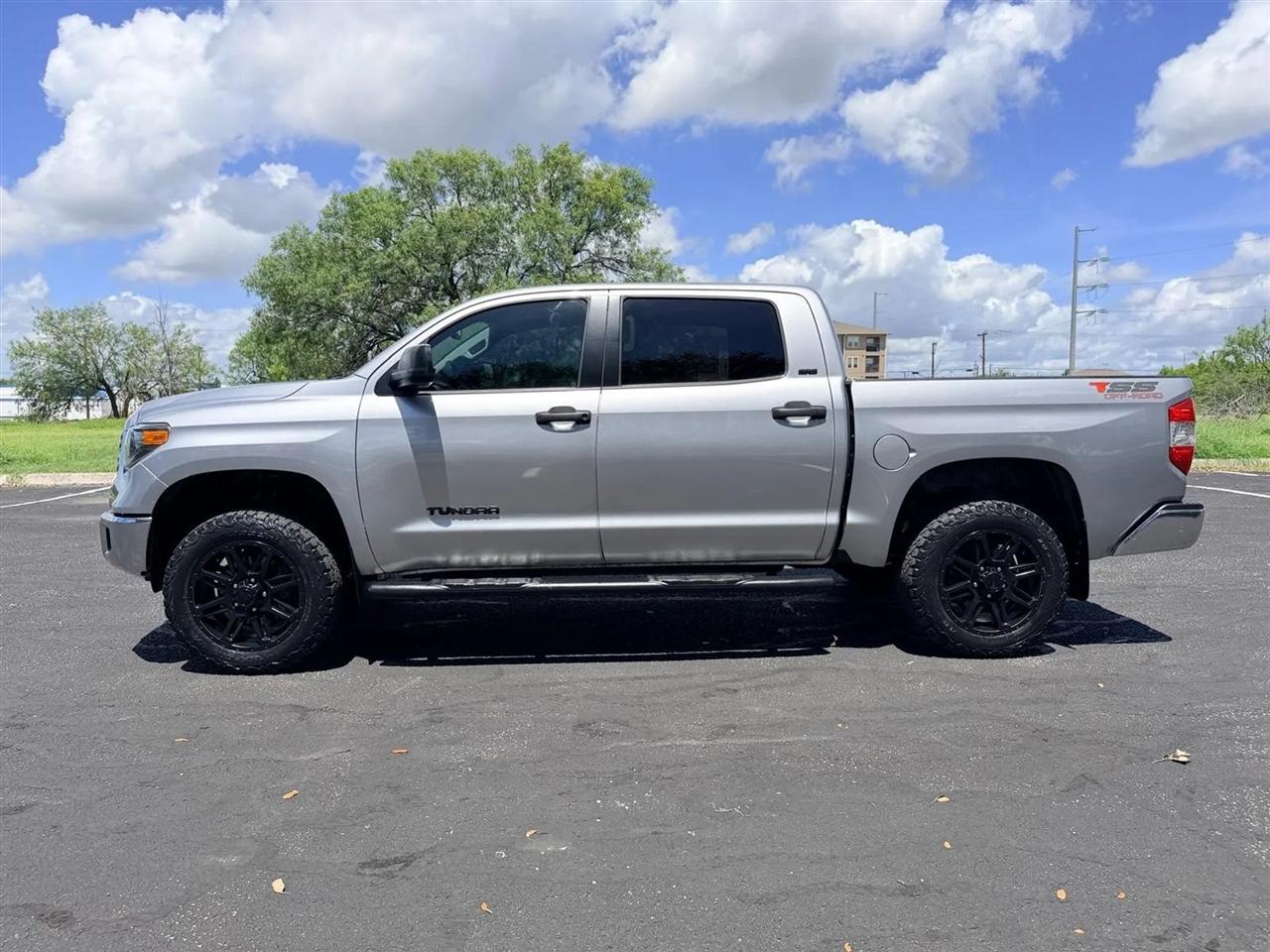 Toyota Tundra  2018