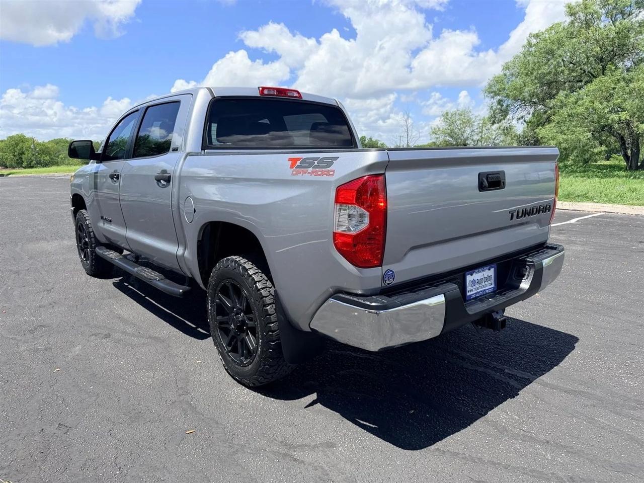 Toyota Tundra  2018