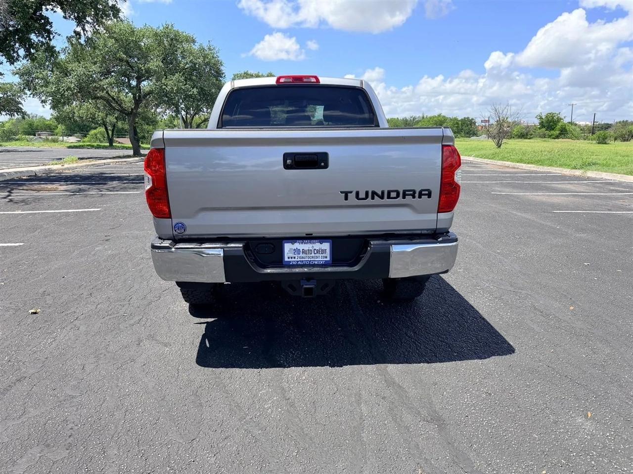 Toyota Tundra  2018