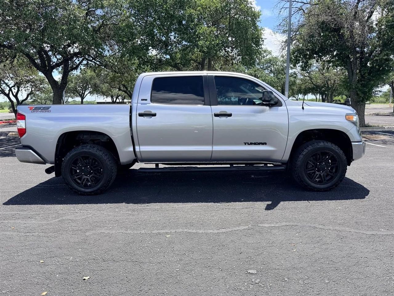 Toyota Tundra  2018