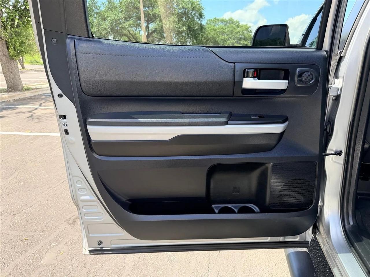 Toyota Tundra  2018