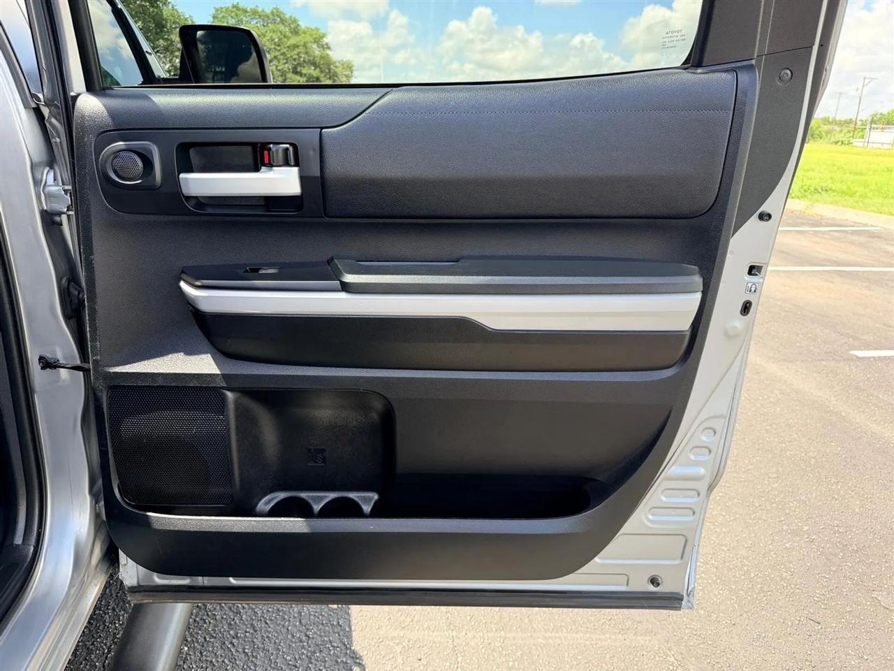 Toyota Tundra  2018