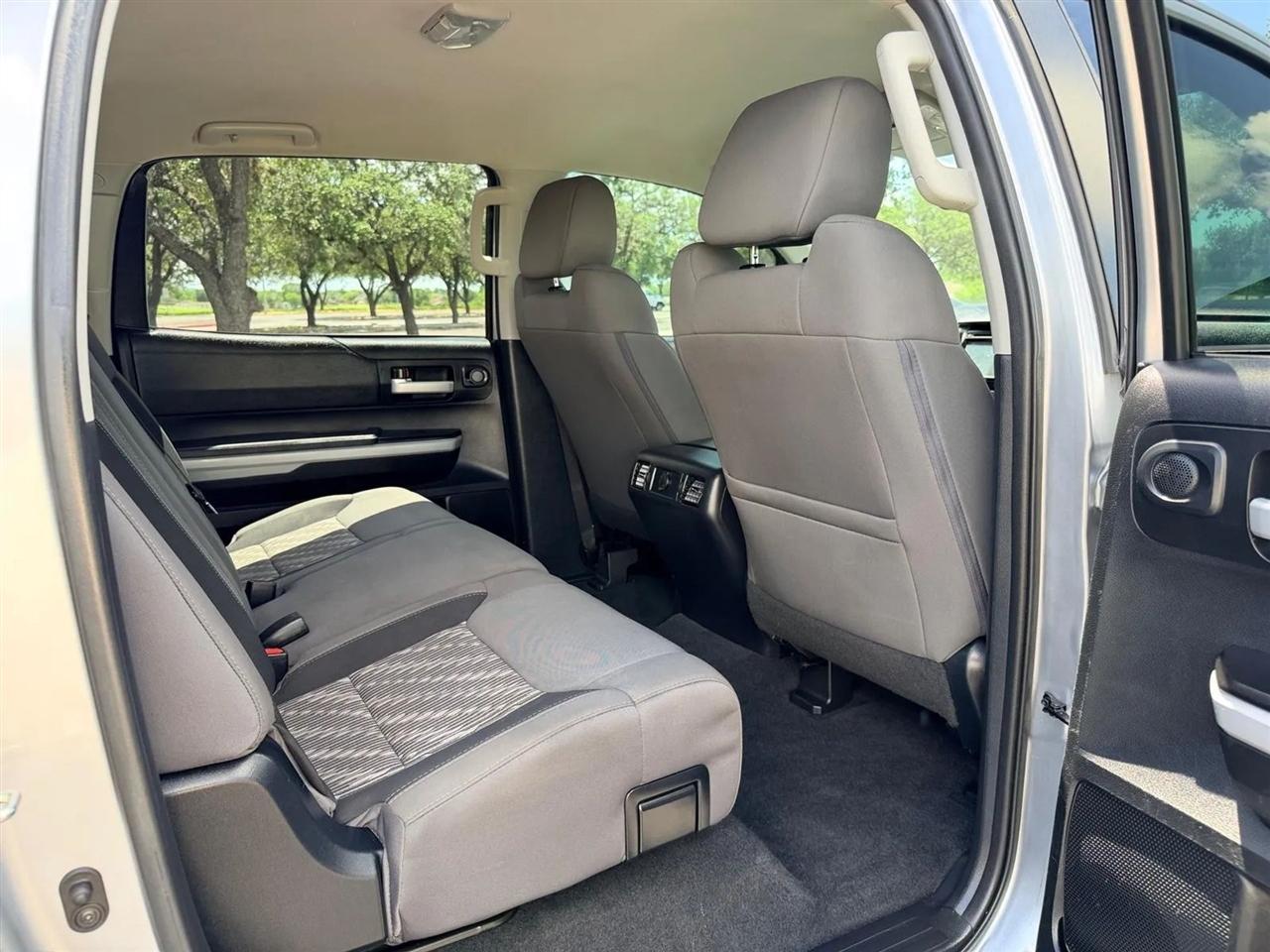 Toyota Tundra  2018