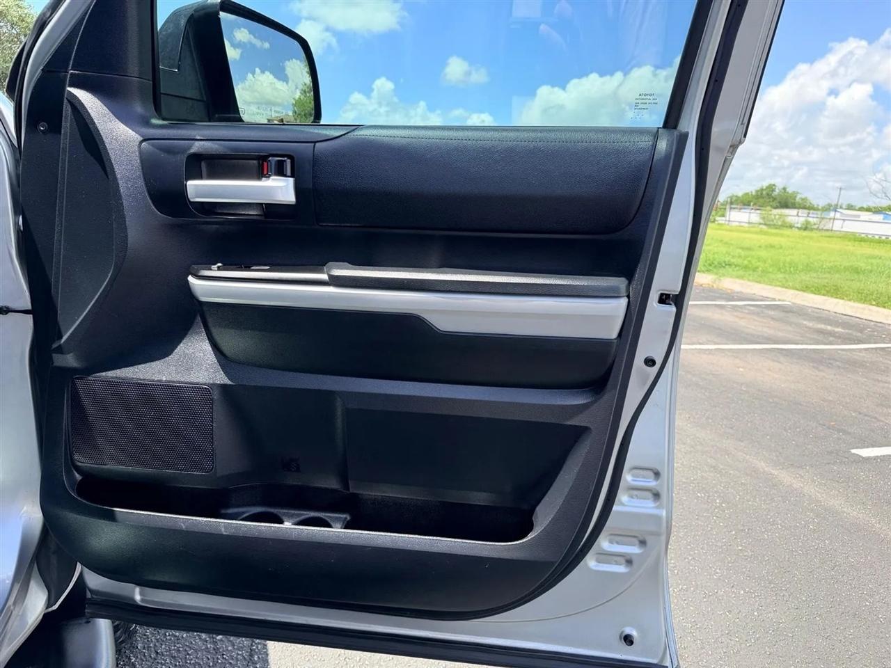 Toyota Tundra  2018