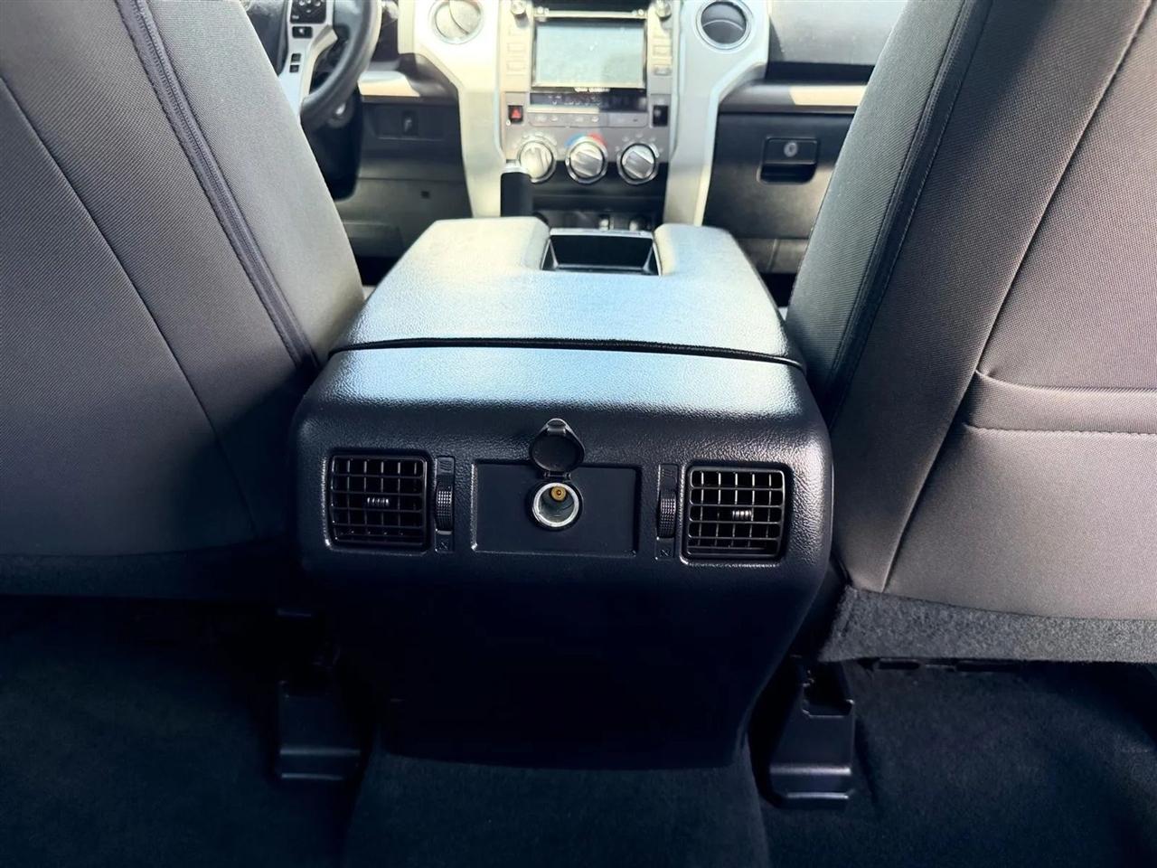 Toyota Tundra  2018