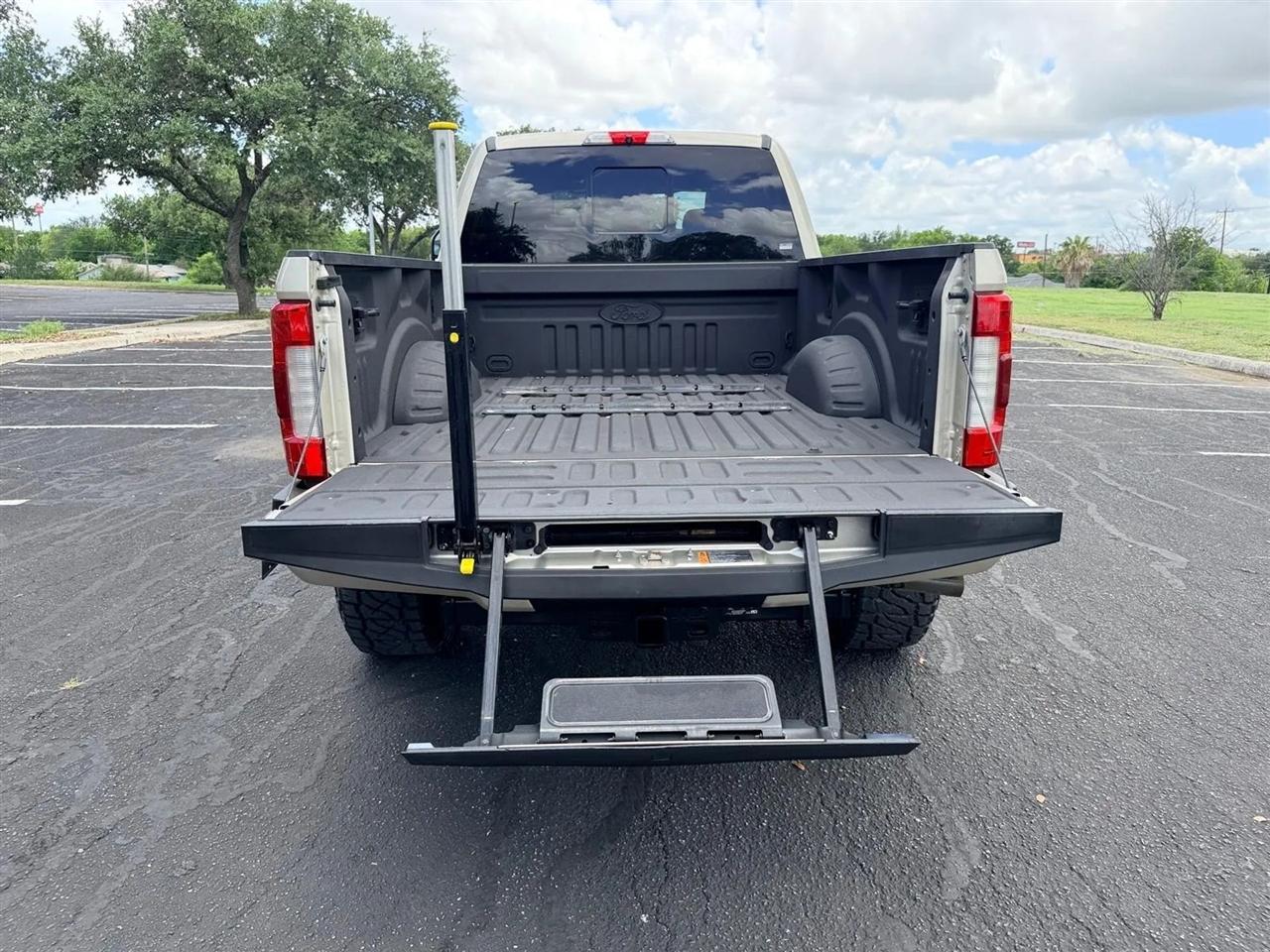 Ford F-250 SD  2018