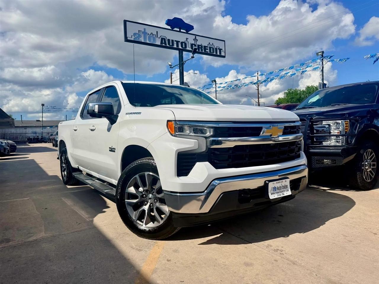 2022 Chevrolet Silverado 1500 LT Pickup 4D 5 3/4 ft