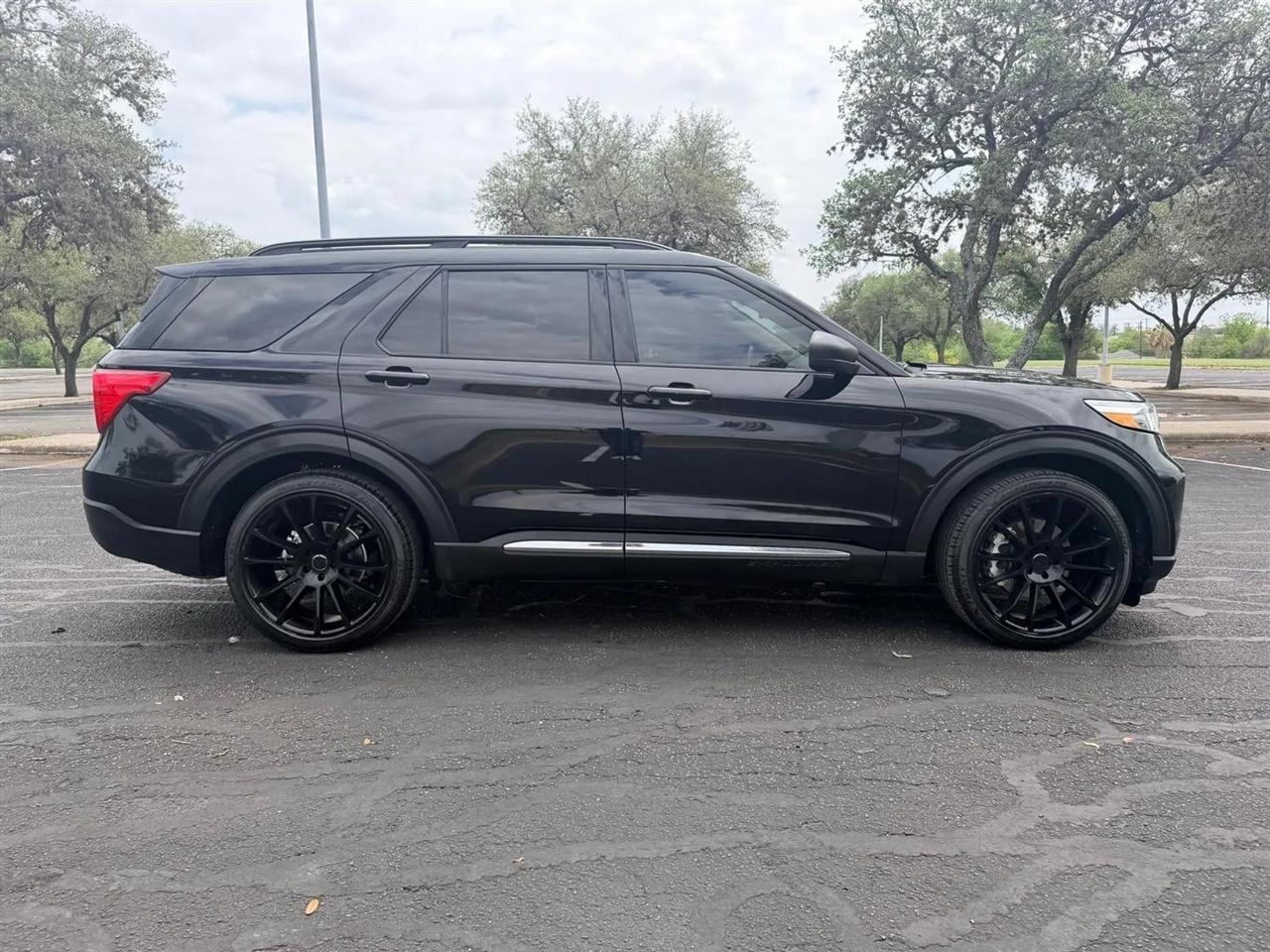Ford Explorer  2021
