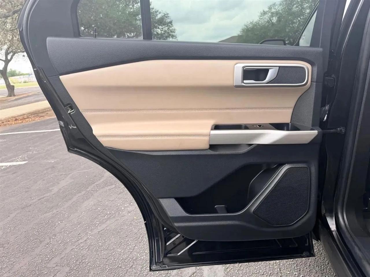 Ford Explorer  2021