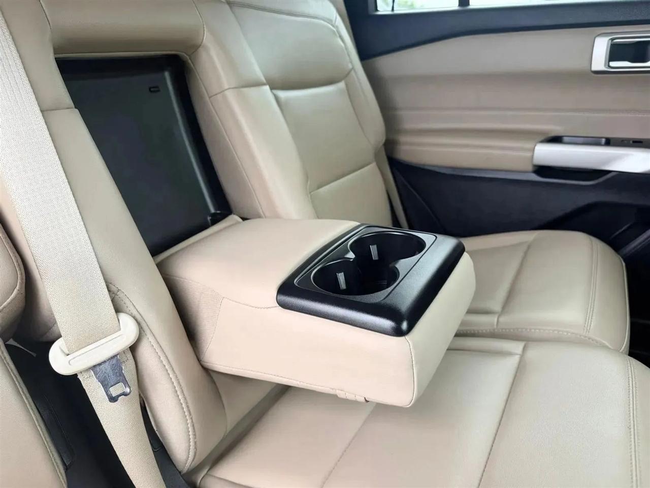 Ford Explorer  2021