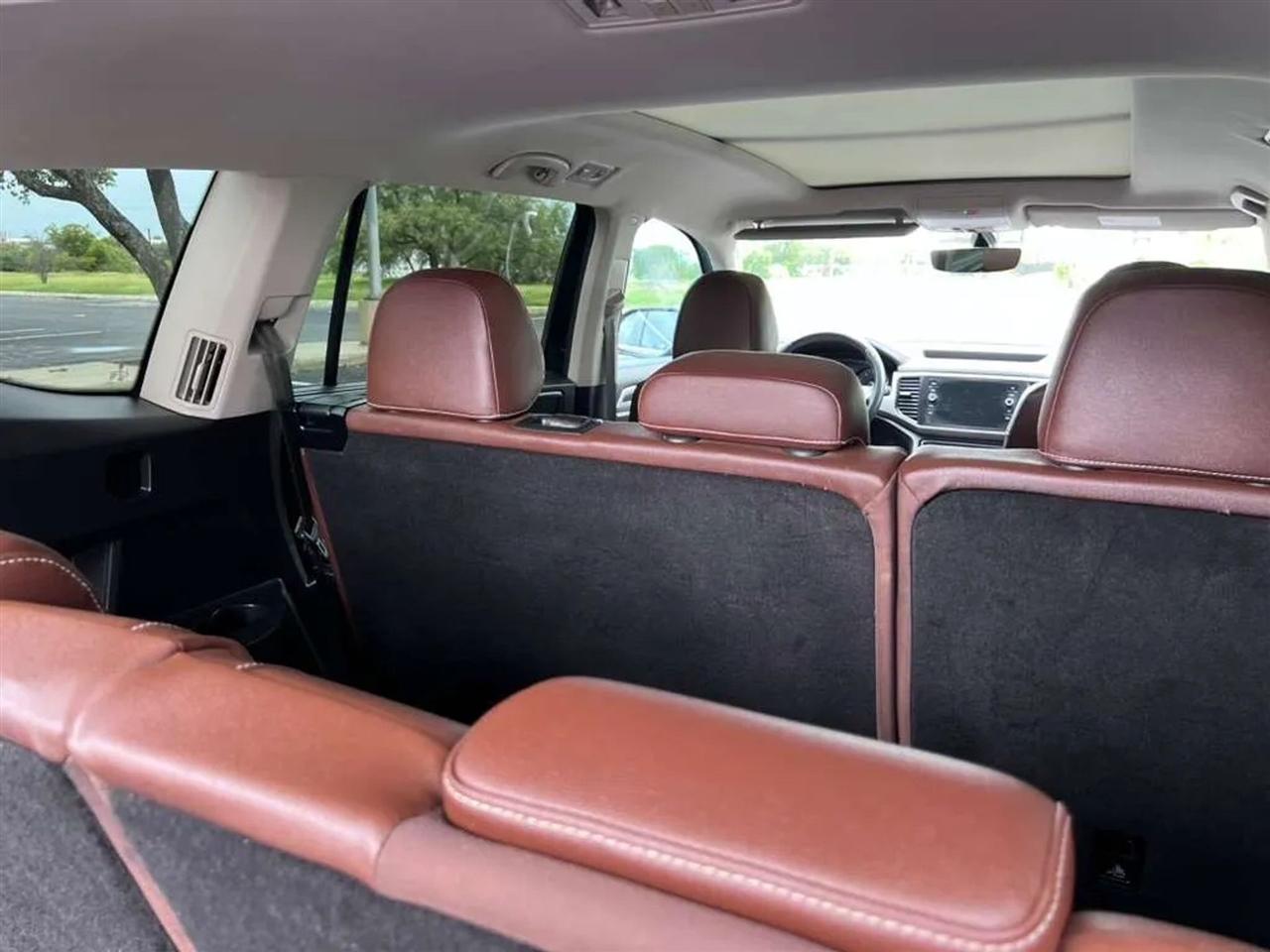 Volkswagen Atlas  2021