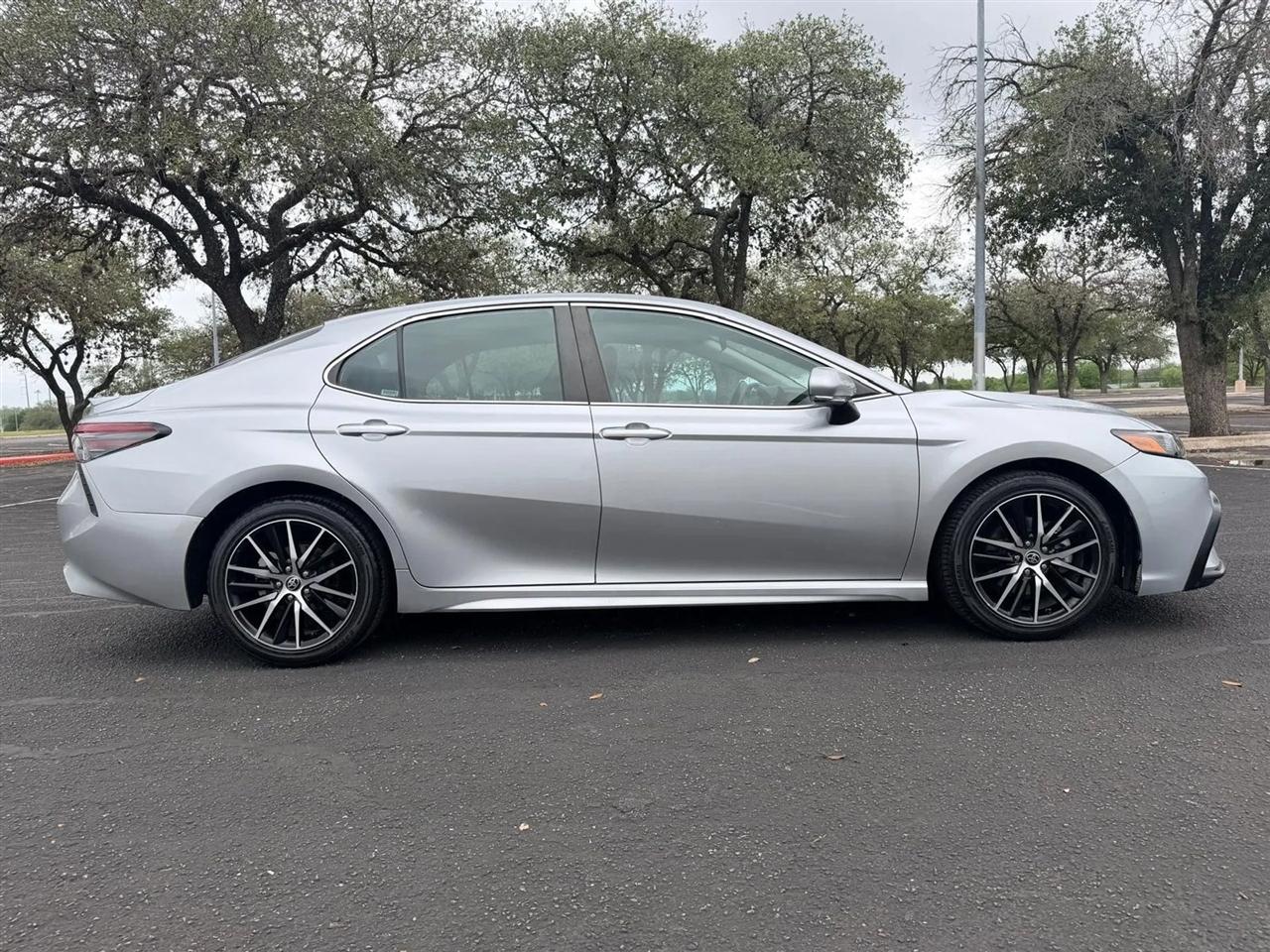 Toyota Camry  2022