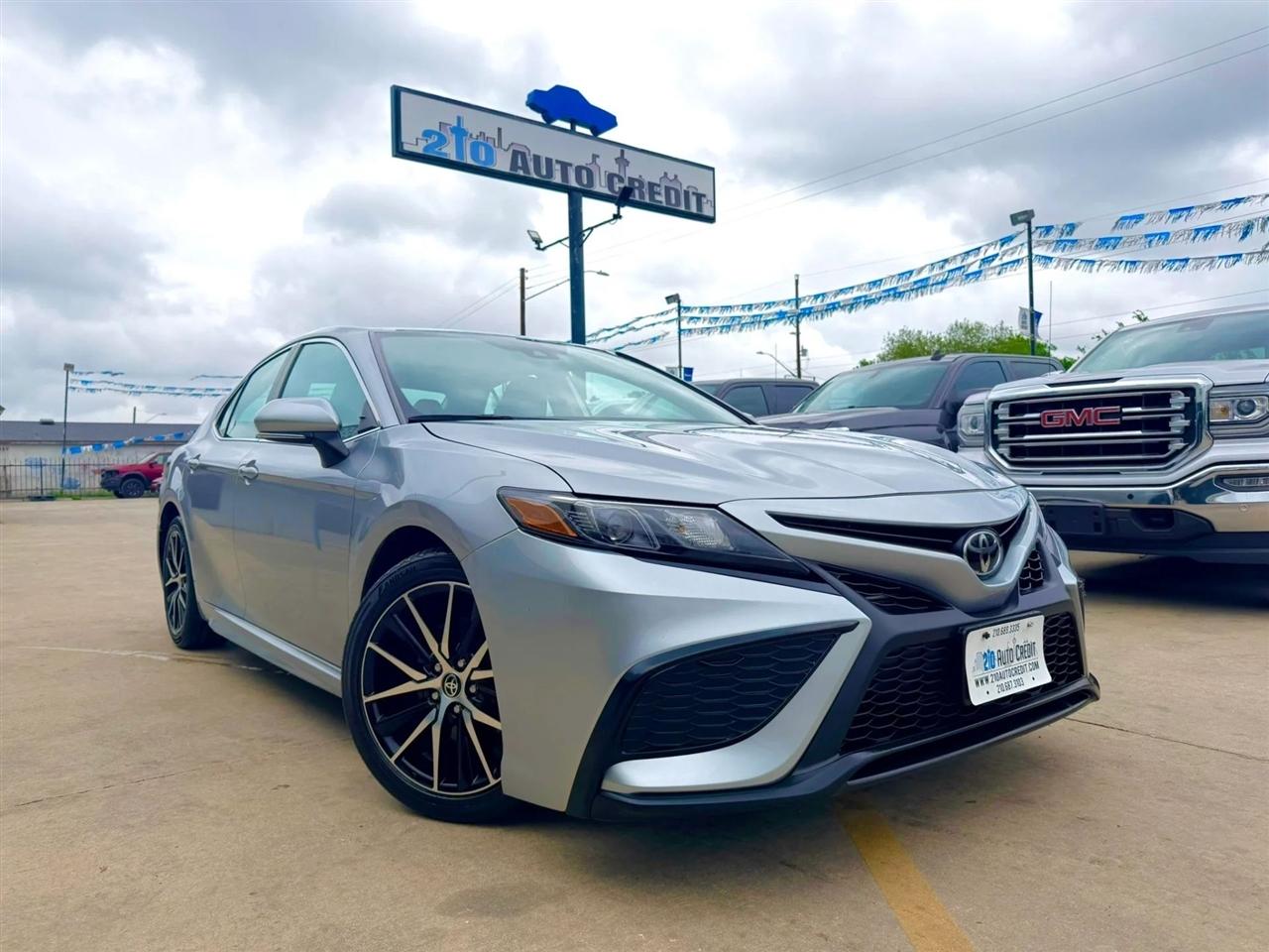 Toyota Camry  2022