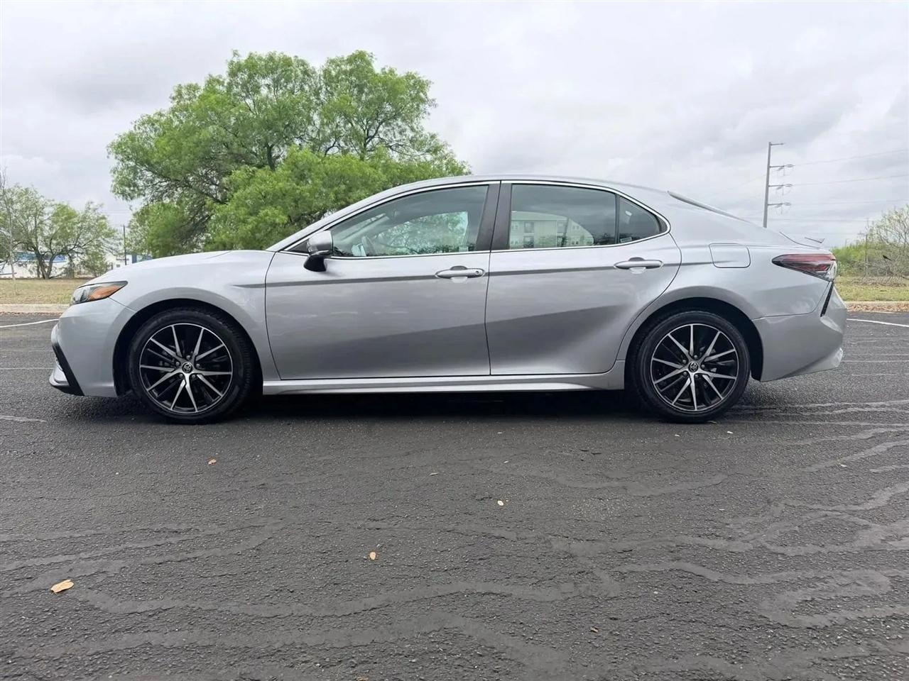 Toyota Camry  2022