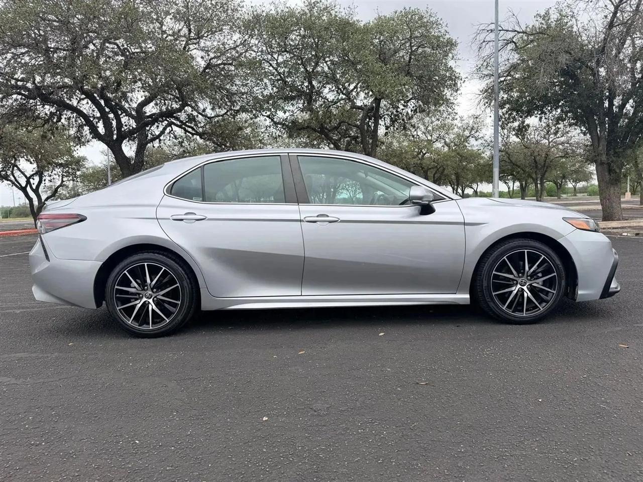 Toyota Camry  2022