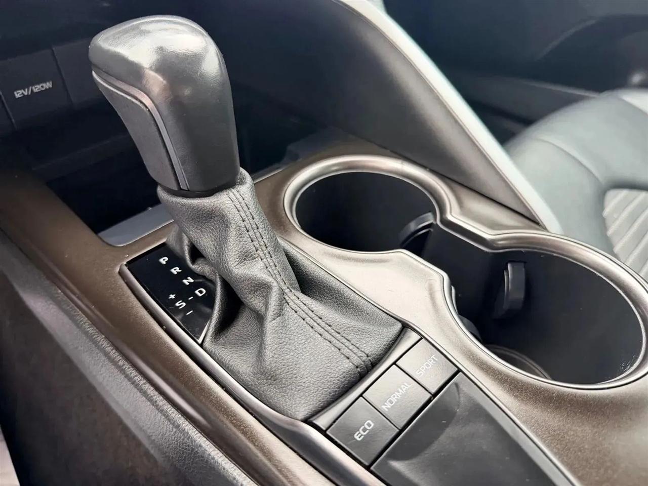 Toyota Camry  2022