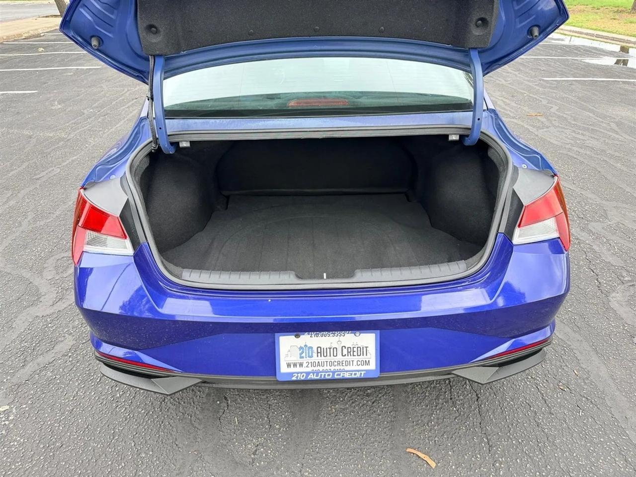 Hyundai Elantra  2023