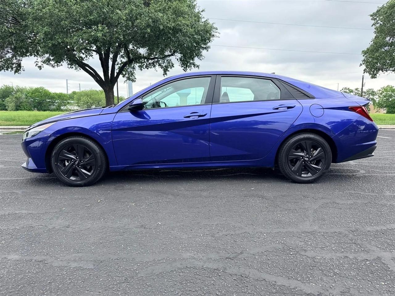 Hyundai Elantra  2023